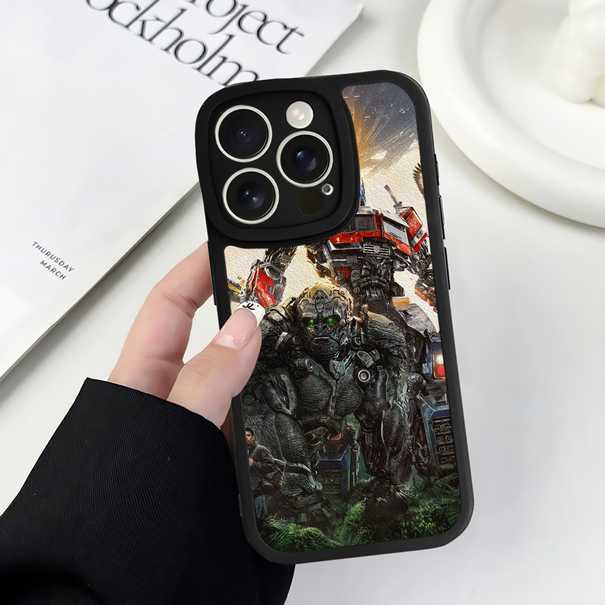 （画像用） Transformers トランスフォーマー 【iPhone 16シリーズ対応】シリコンスマホケース（レザー調） 材質：シリコン